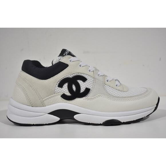 Chanel REV White Black CC Logo Leather Lace Up Flat Runner Trainer Sneaker 39.5 - Picture 11 of 12